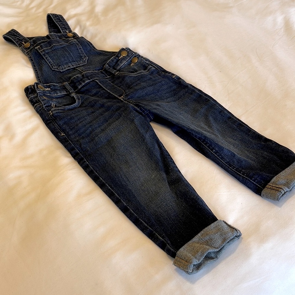 Toddler girl size 3t Old Navy denim overalls